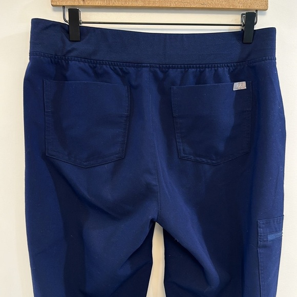 FIGS ZamoraT™ Jogger Scrub Pants - Navy - Picture 5 of 6